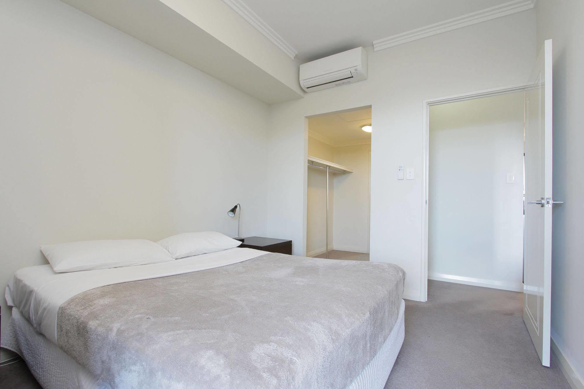 Zappeion Apartments Perth Exterior foto