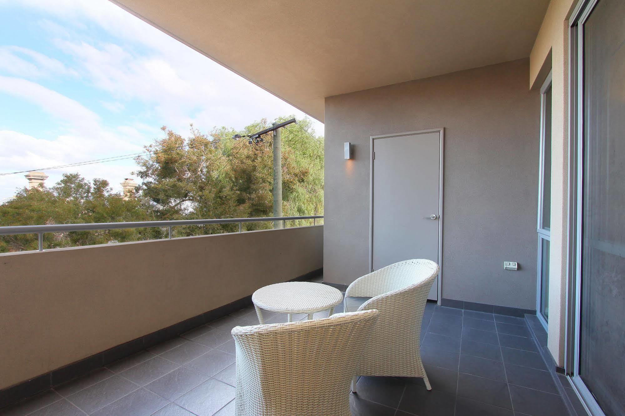 Zappeion Apartments Perth Exterior foto